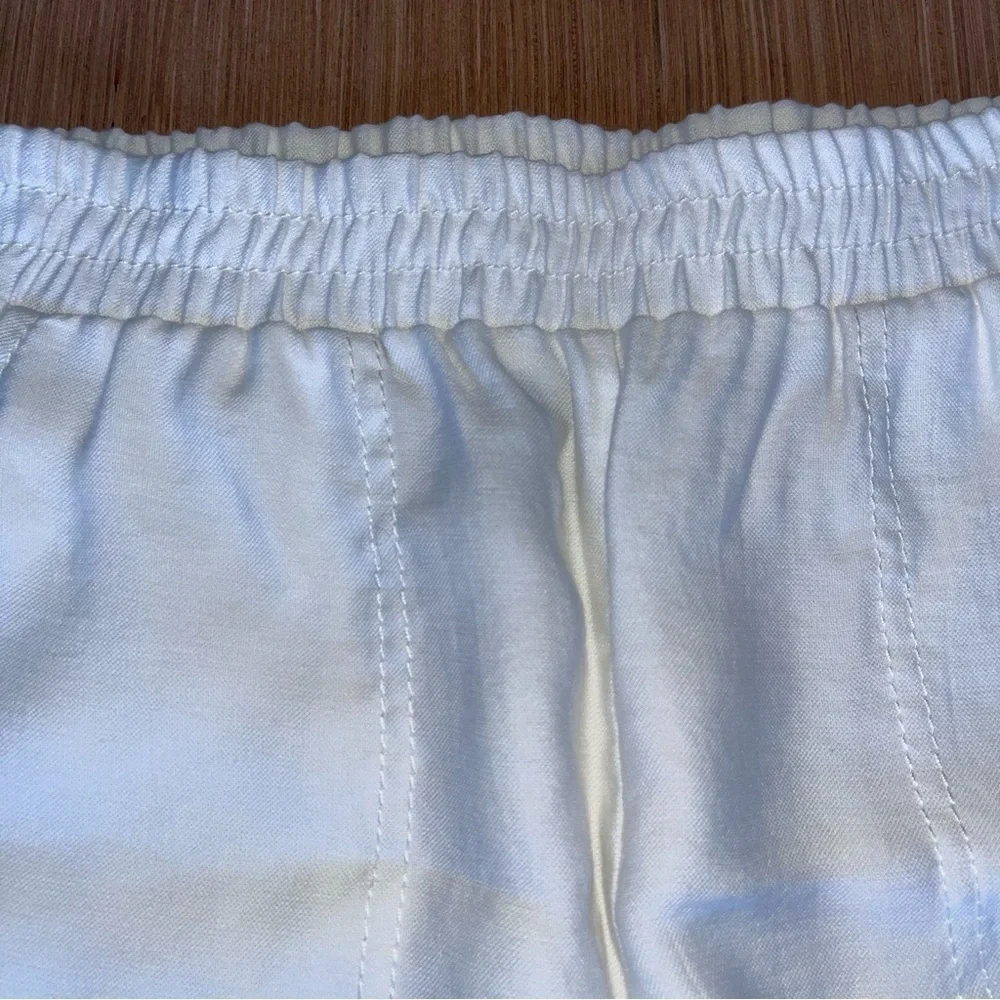 BCBG White Shorts - Picture 7 of 8
